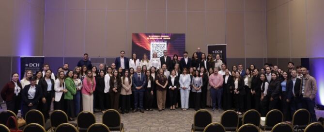 El Encuentro Anual DCH Paraguay reúne a CEOs y CHROs para analizar la conexión estratégica entre liderazgo, talento y negocio El Encuentro Anual DCH Paraguay reúne a CEOs y CHROs para analizar la conexión estratégica entre liderazgo, talento y negocio